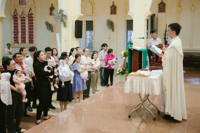 Regras e tradições da consagração religiosa: O papel da madrinha católica