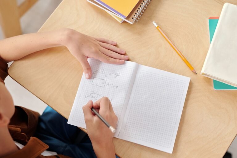 Frações: como somar, subtrair, multiplicar e dividir sem errar?