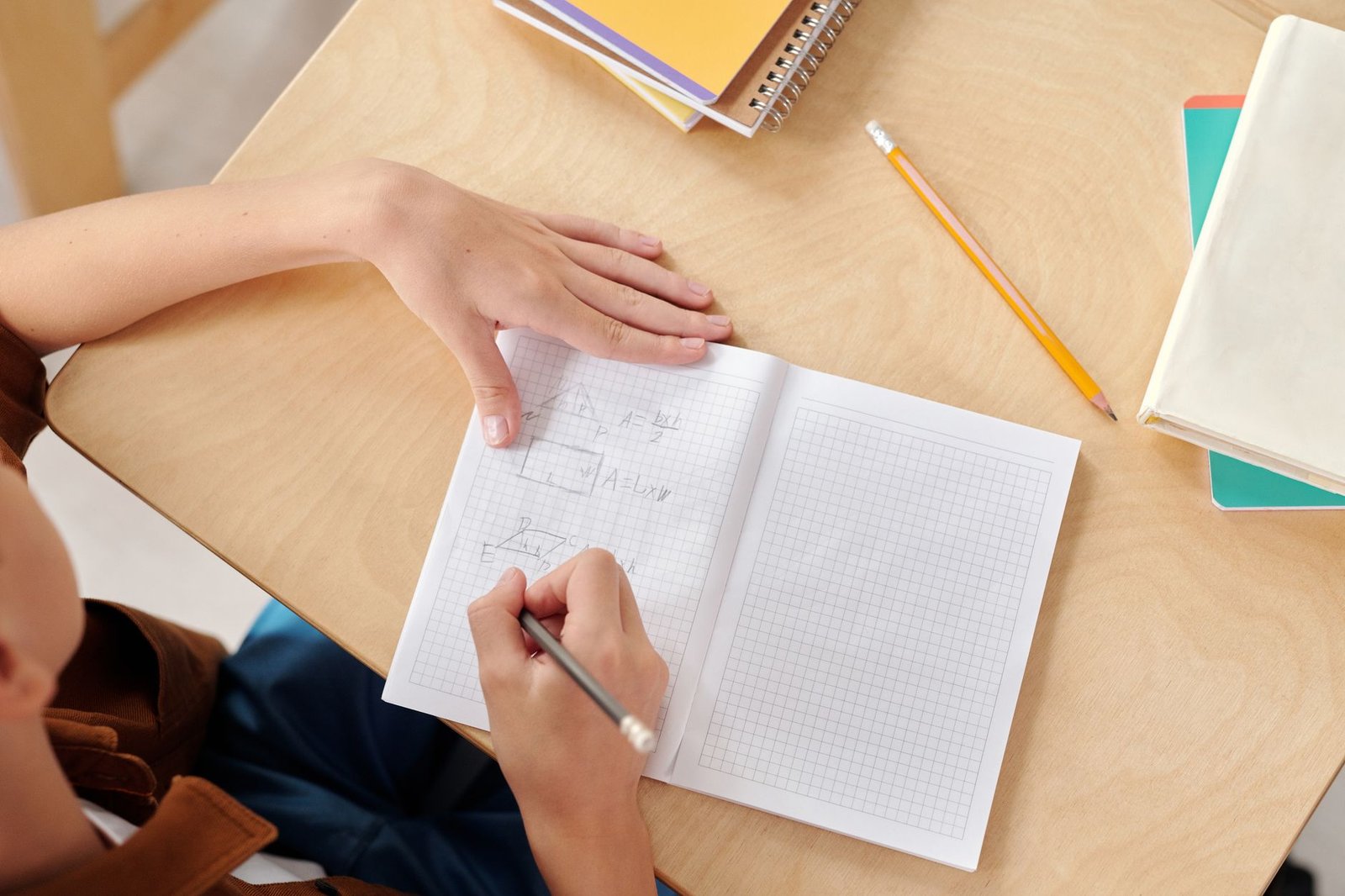 Frações: como somar, subtrair, multiplicar e dividir sem errar?