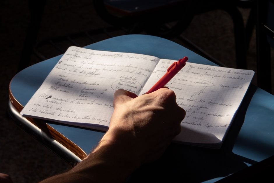 Exemplo 3: verbo com os dois objetos ao mesmo tempo