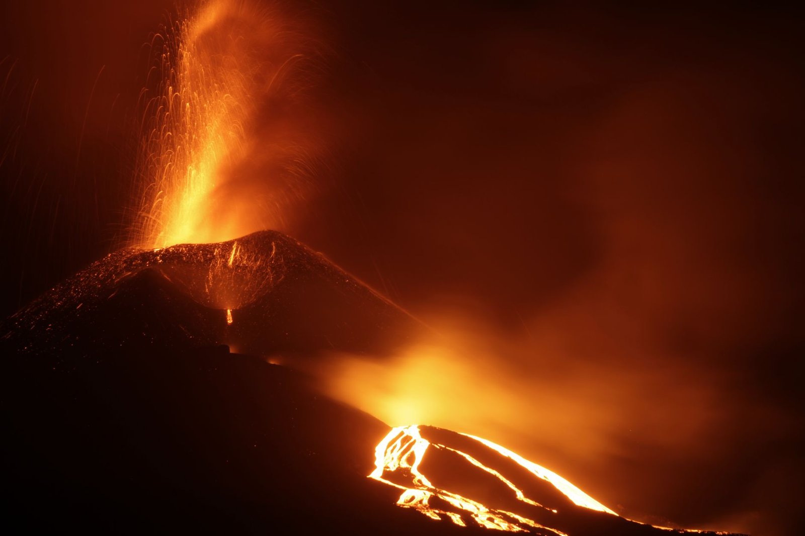 Vulcões: como se formam e por que entram em erupção