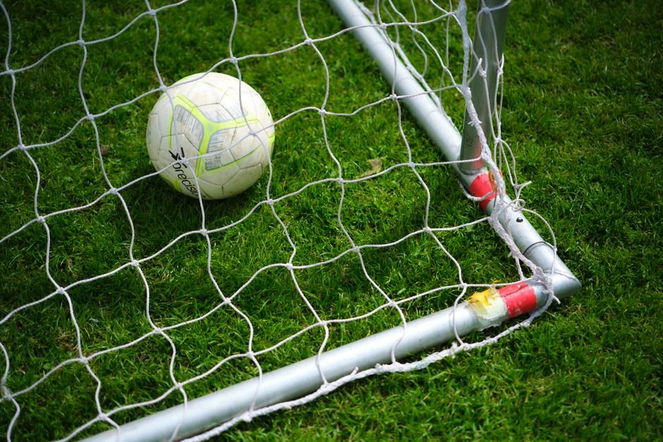 Exemplo 2: Bola de Futebol com Diâmetro de 22 cm