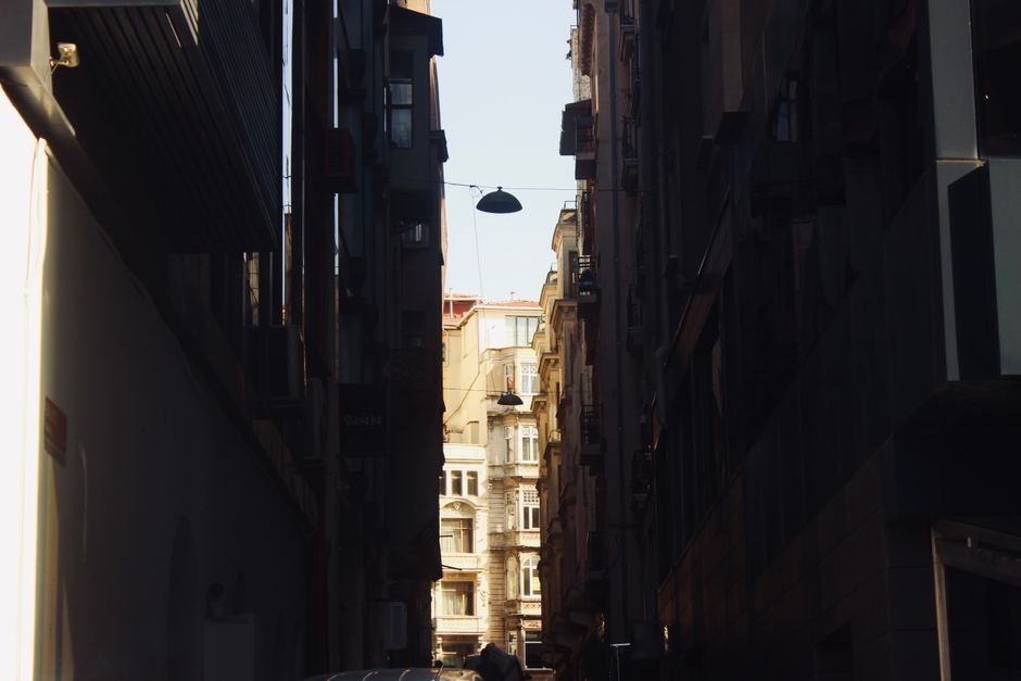 Exemplo clássico: a sombra e a altura do prédio