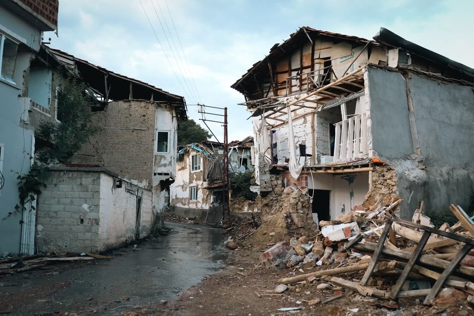 O que é um terremoto e por que ele acontece